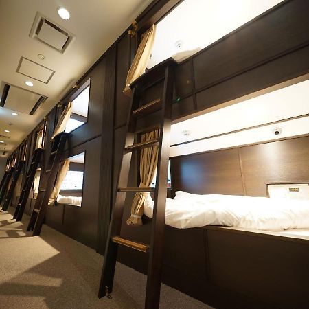 Wellcabin Tenjin - Male Only Fukuoka  Eksteriør billede