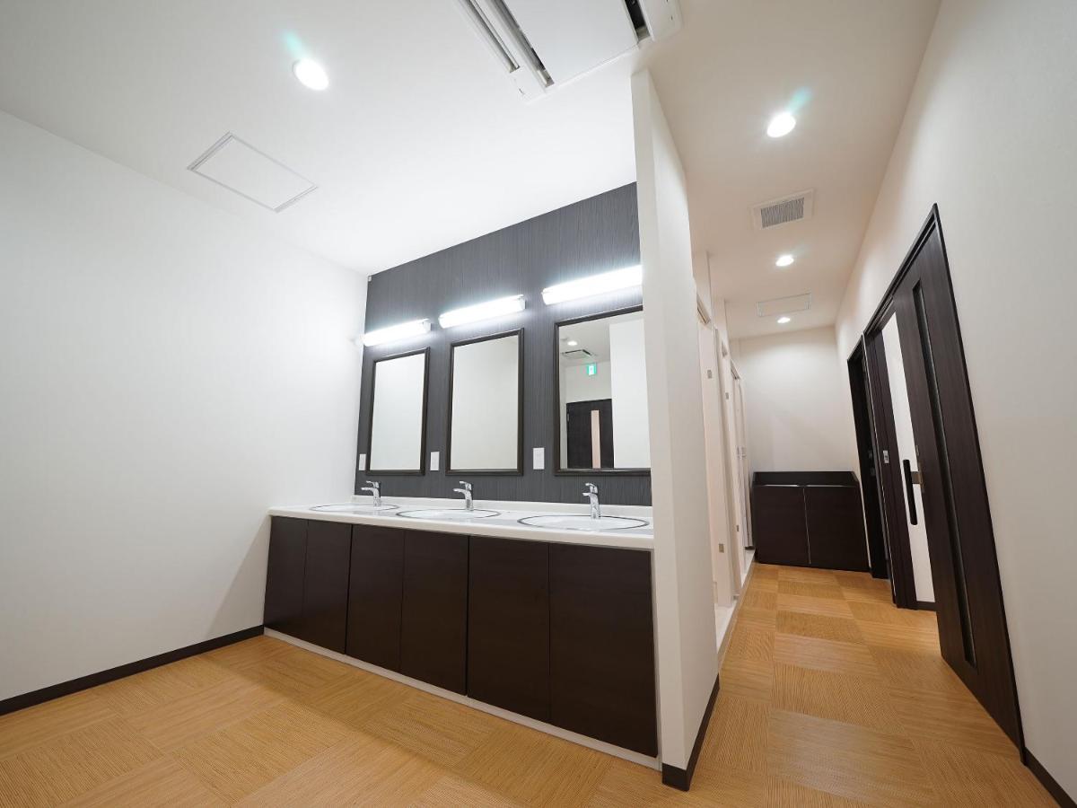 Wellcabin Tenjin - Male Only Fukuoka  Eksteriør billede